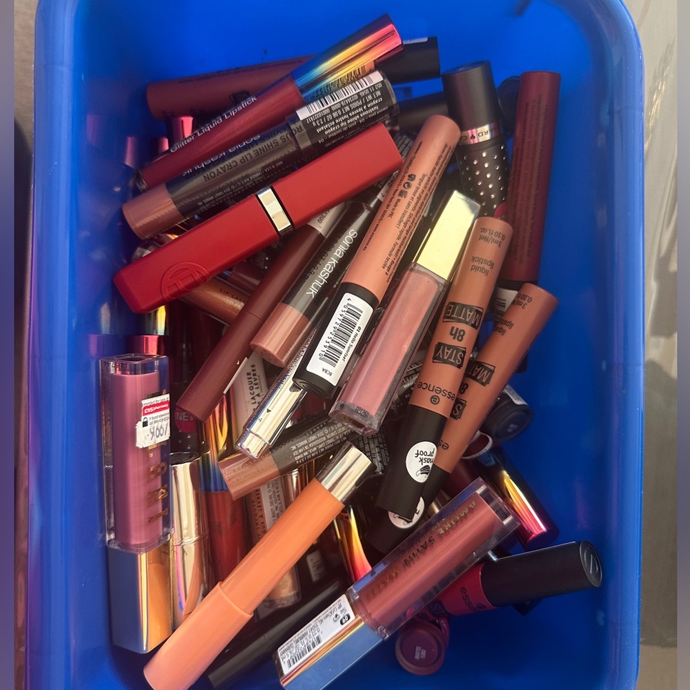 5 random lipsticks!!!